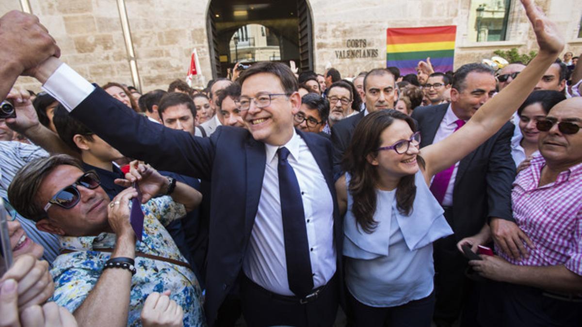 Ximo Puig, presidente de la Generalitat Valenciana, junto a Mónica Oltra, que será vicepresidenta del su Gobierno