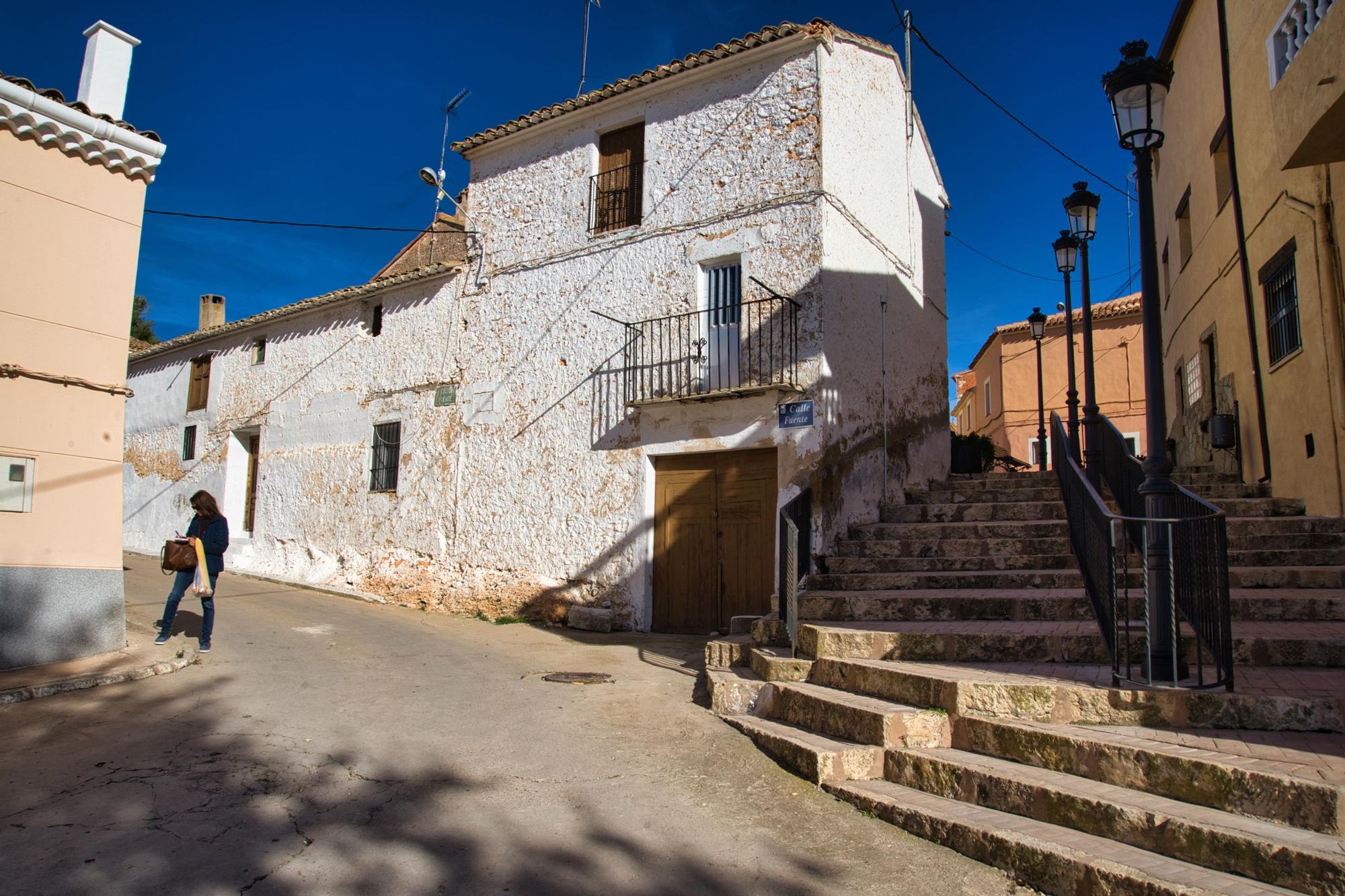 Fuenterrobles, almendros y viñedos en la Meseta valenciana