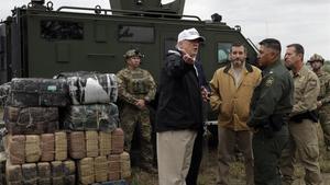 fcasals46496933 president donald trump tours the u s  border with mexico at 190111082310