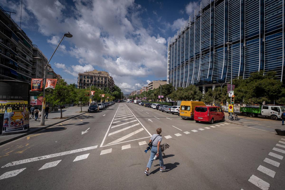 La avenida de Roma, un exceso de asfalto para tan poco tráfico hoy en día.