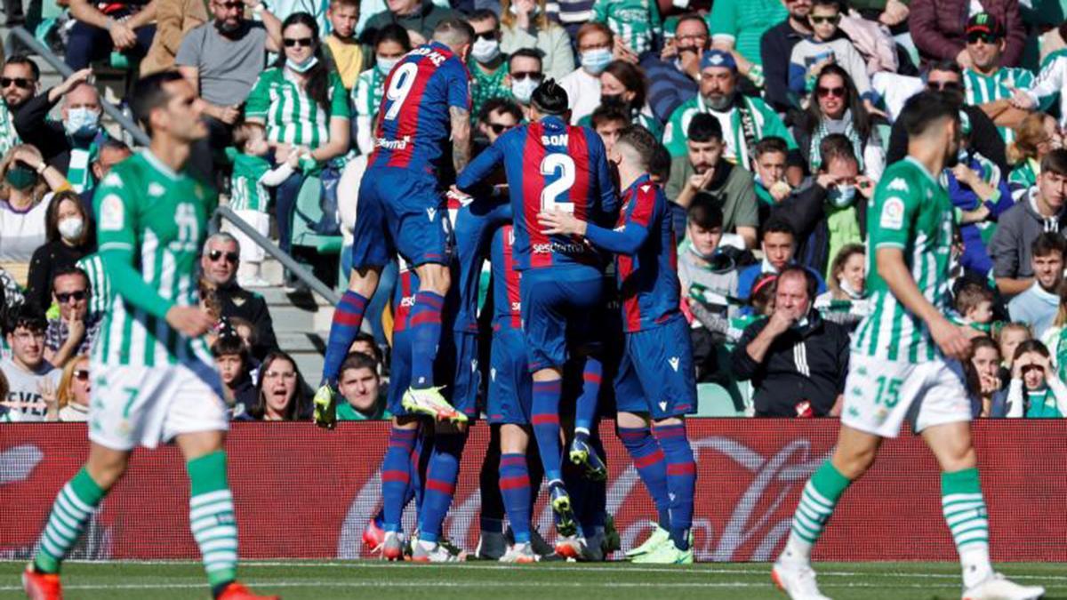 Jugadores del Levante celebrando un gol en el Benito Villamarin