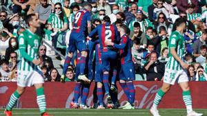 Jugadores del Levante celebrando un gol en el Benito Villamarin
