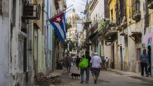 zentauroepp36437080 a cuban flag flies half mast in havana  cuba  saturday  nov 191108111919