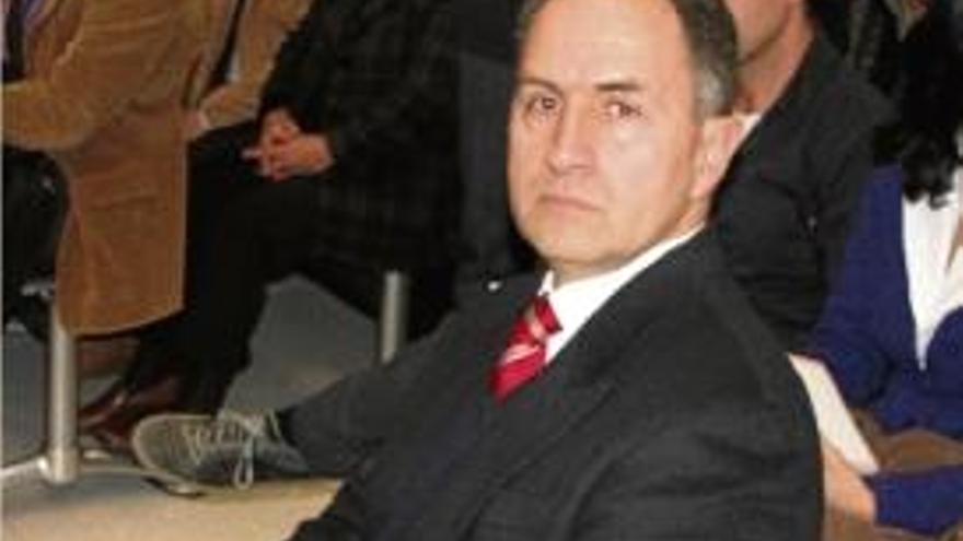 Pedro Varela assegut al banc dels acusats el 2010.