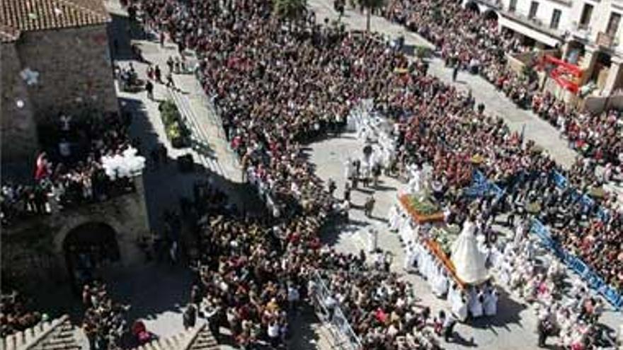 Júbilo final en la plaza de Cáceres