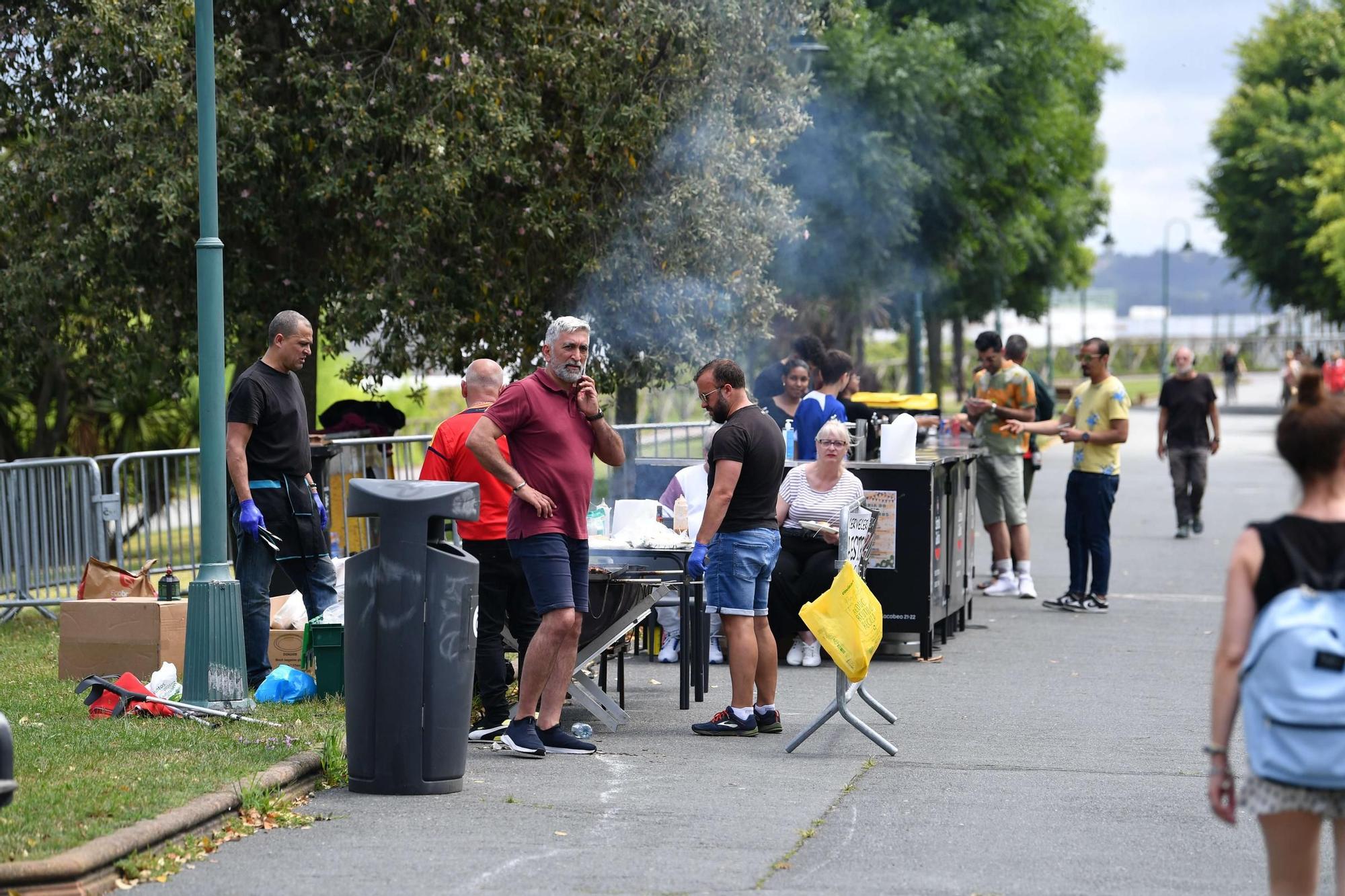 Fiestas en Os Castros: xantar popular en el parque de San Diego