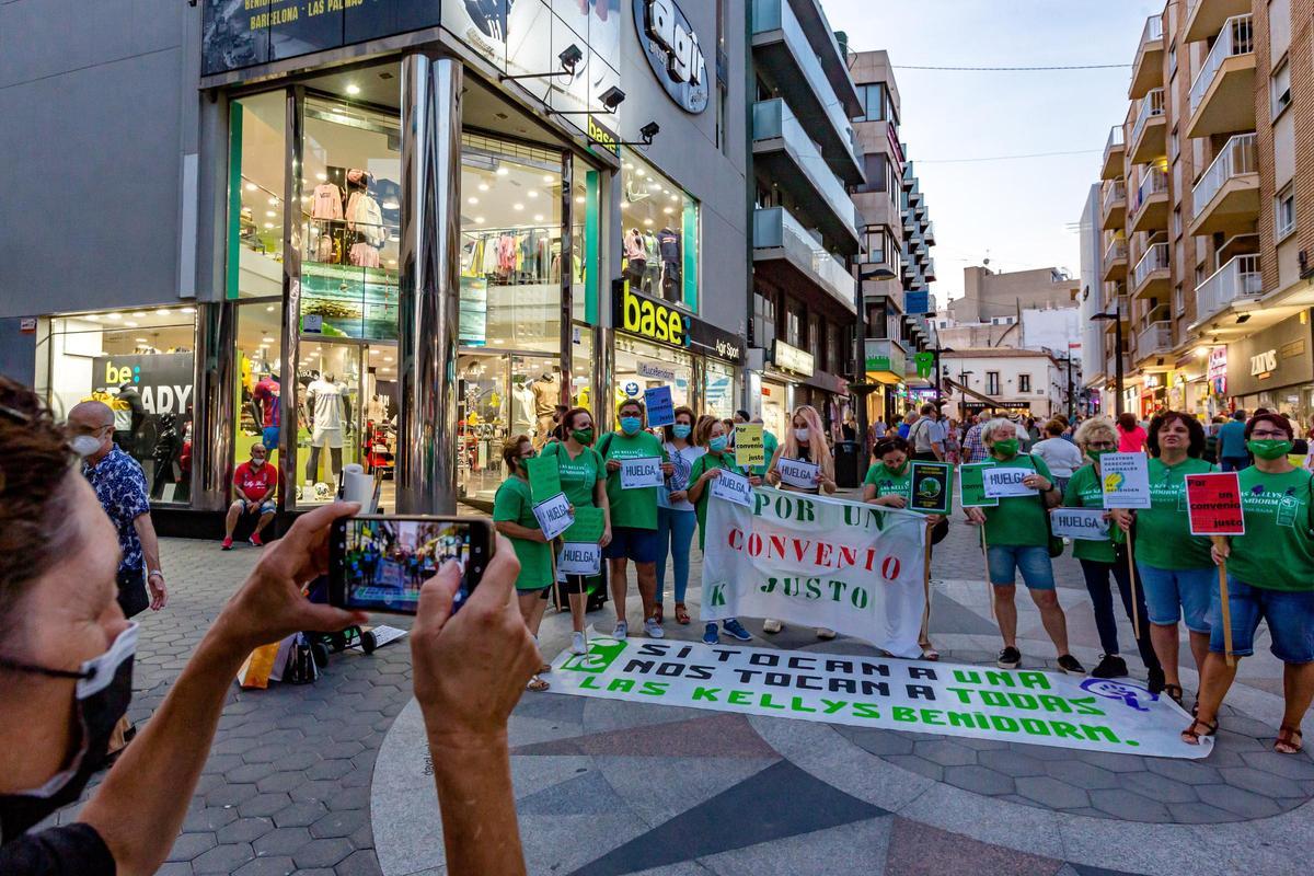 Una protesta de las kellys en Benidorm.