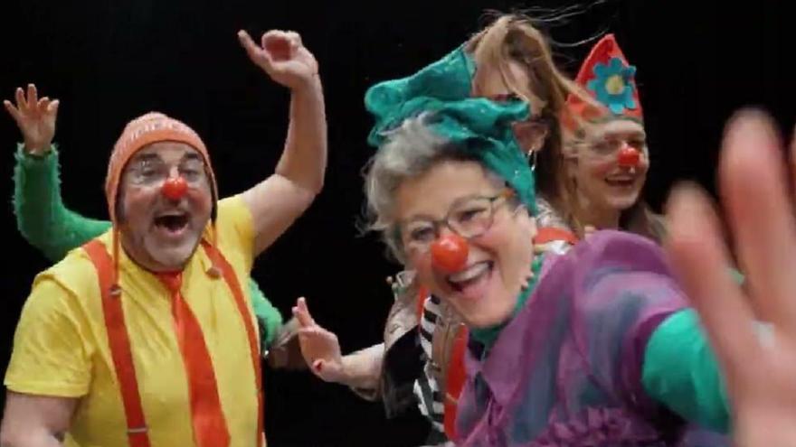 Anima se viste de clown para reivindicar el humor con motivo del Día Internacional del Cáncer