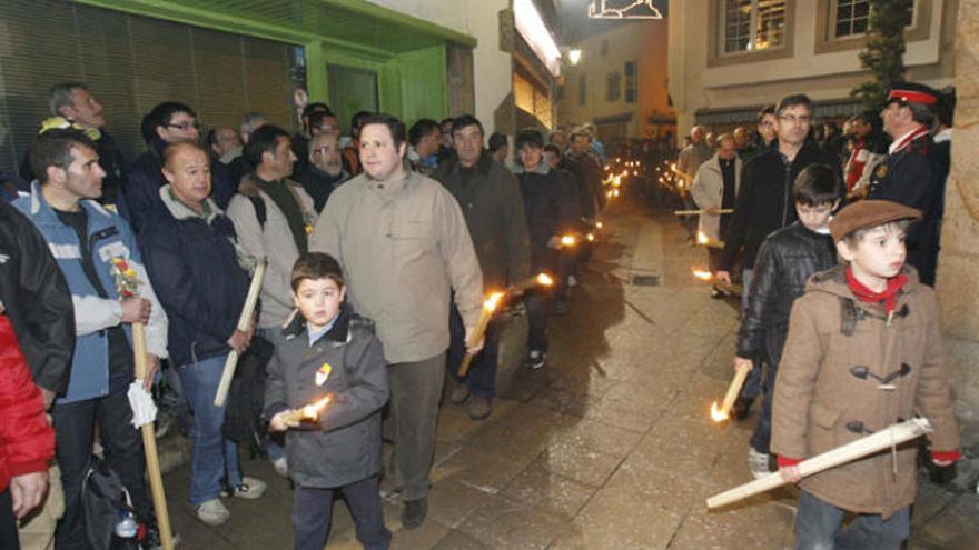 Arribada a Tossa   El Pare Pelegrí va arribar a Tossa de Mar, envoltat d&#039;acompanyants i de vilatants que esperaven que arribés per complir el vot un any més.