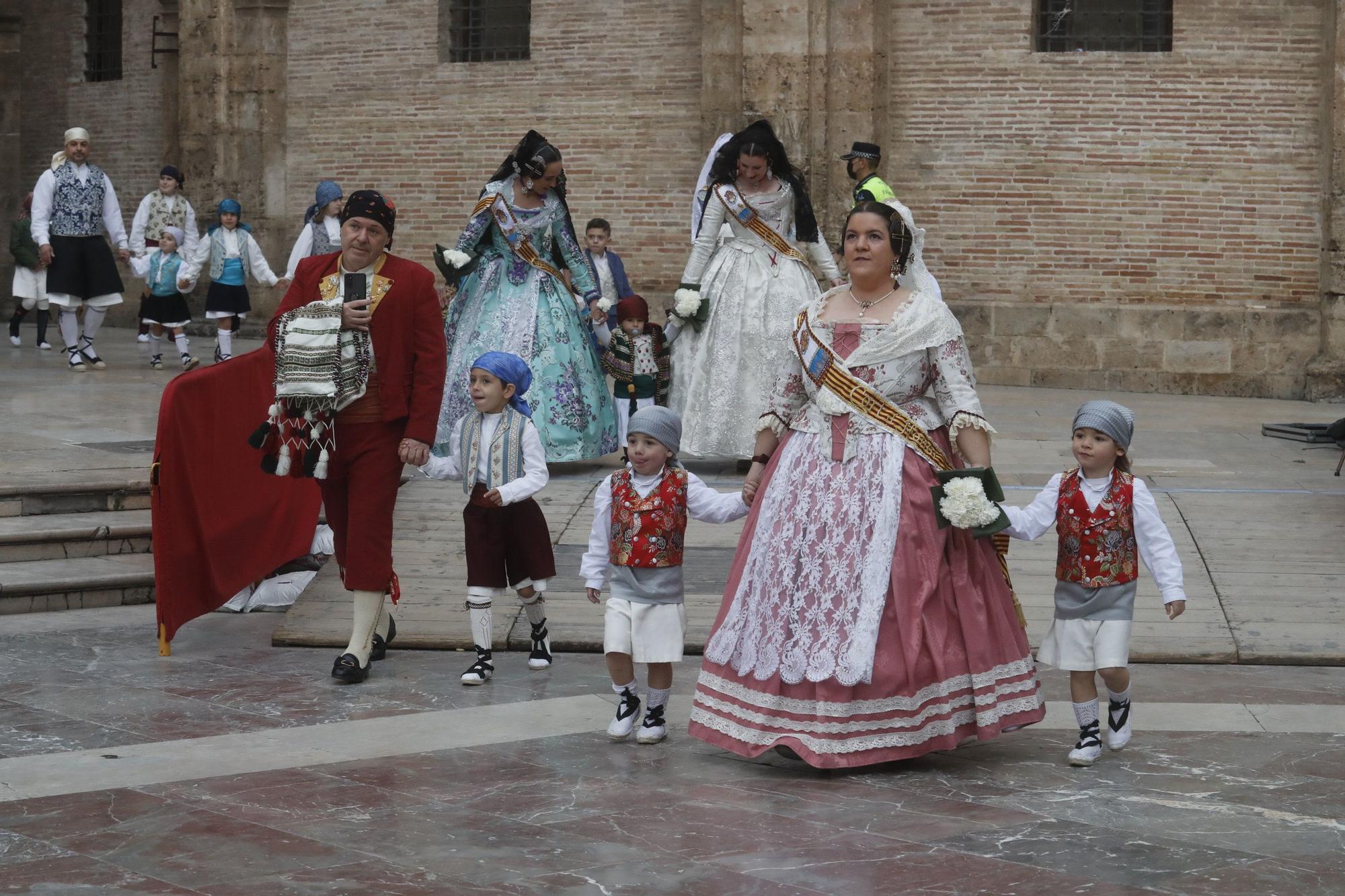 Búscate en el segundo día de ofrenda por la calle de la Paz (entre las 17:00 a las 18:00 horas)