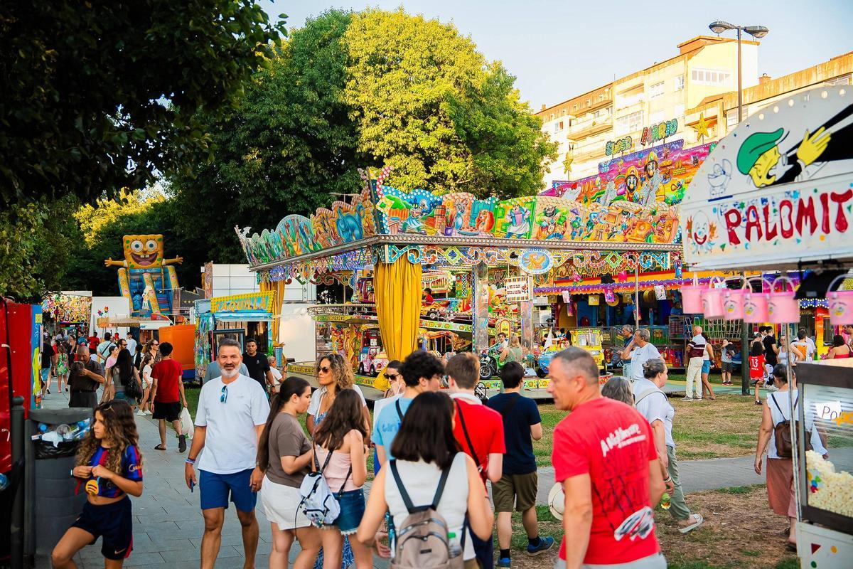 Coia celebra sus fiestas con música, atracciones y mucho calor