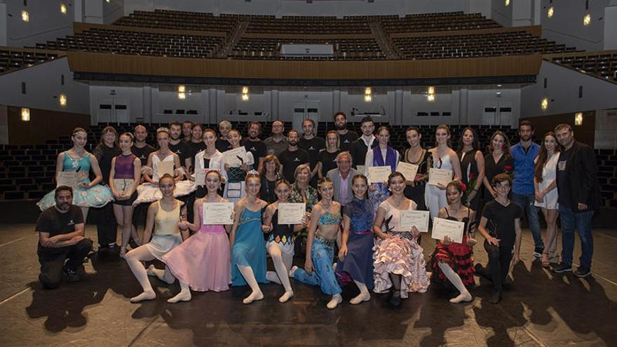 El X Premio Tiempo de Danza reparte becas en el Auditorio Víctor Villegas