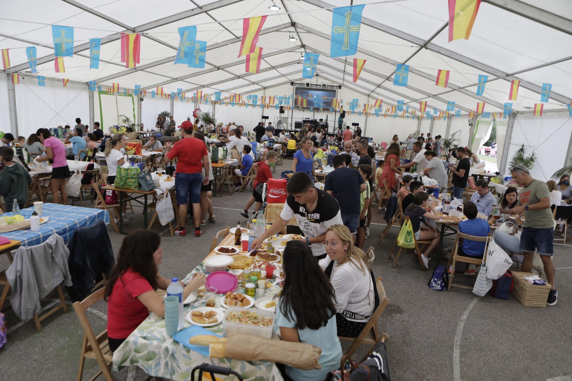 Fiesta de Nuestra Señora de Covadonga en el Centro Asturiano de Oviedo