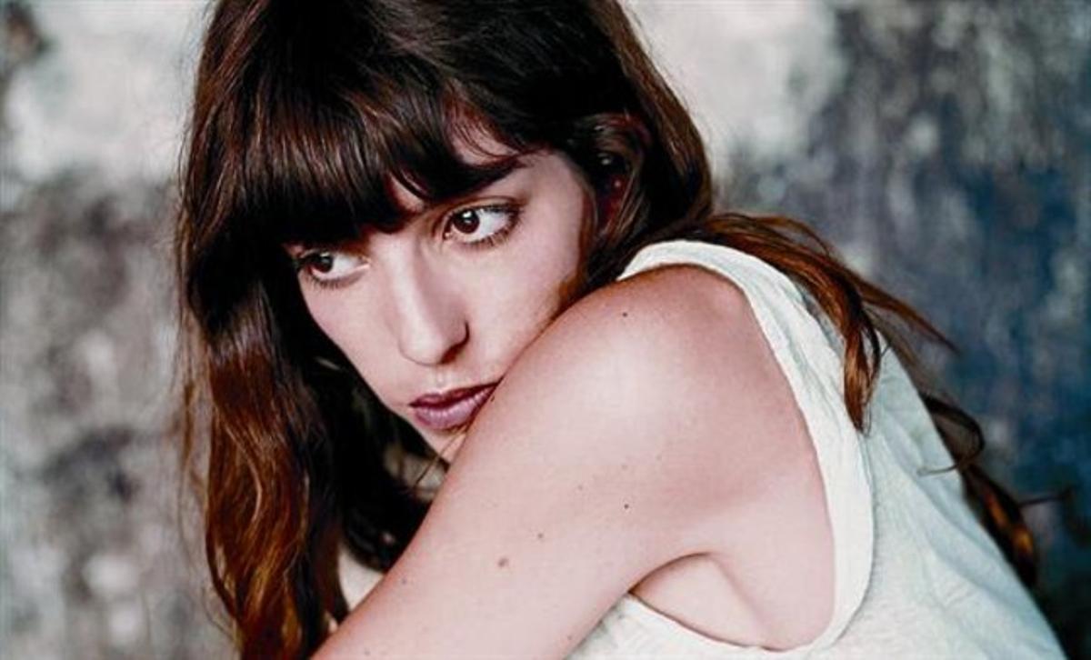 L’ara cantant Lou Doillon, en una imatge promocional del disc ’Places’