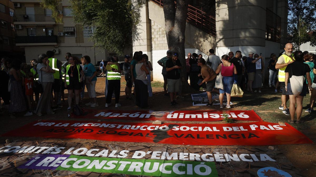 La novena manifestación contra Mazón por la gestión de la dana desde Catarroja, en imágenes