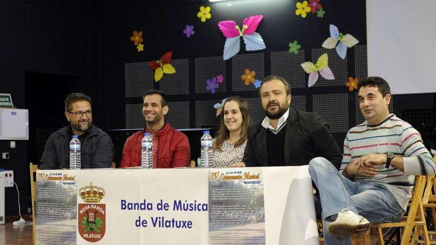 Medela, Vilariño, Rivas, Cuiña y Pichel, ayer, durante la presentación del campamento. // Bernabé/Javier Lalín