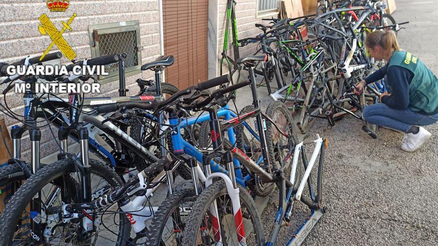 Los dos arrestados en Tavernes robaron bicicletas también fuera de la C. Valenciana