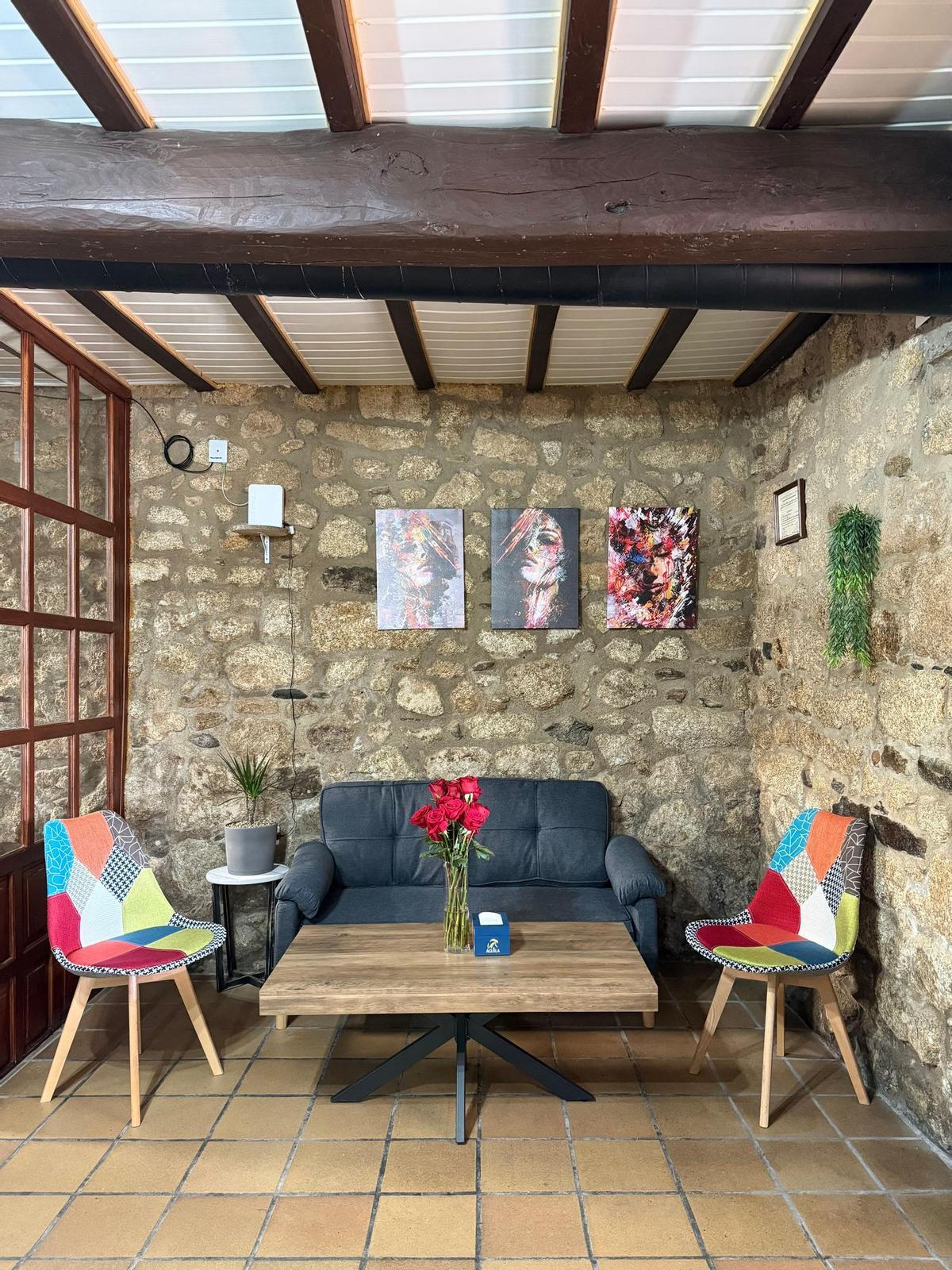 Valverde del Fresno estrena 'El Terraza', un local versátil para disfrutar todo el día