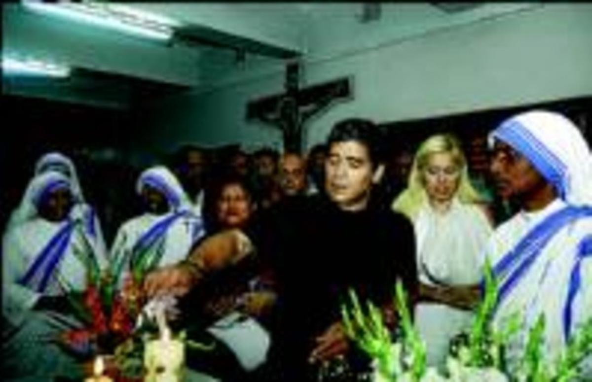 Maradona resa a Teresa de Calcuta_MEDIA_1