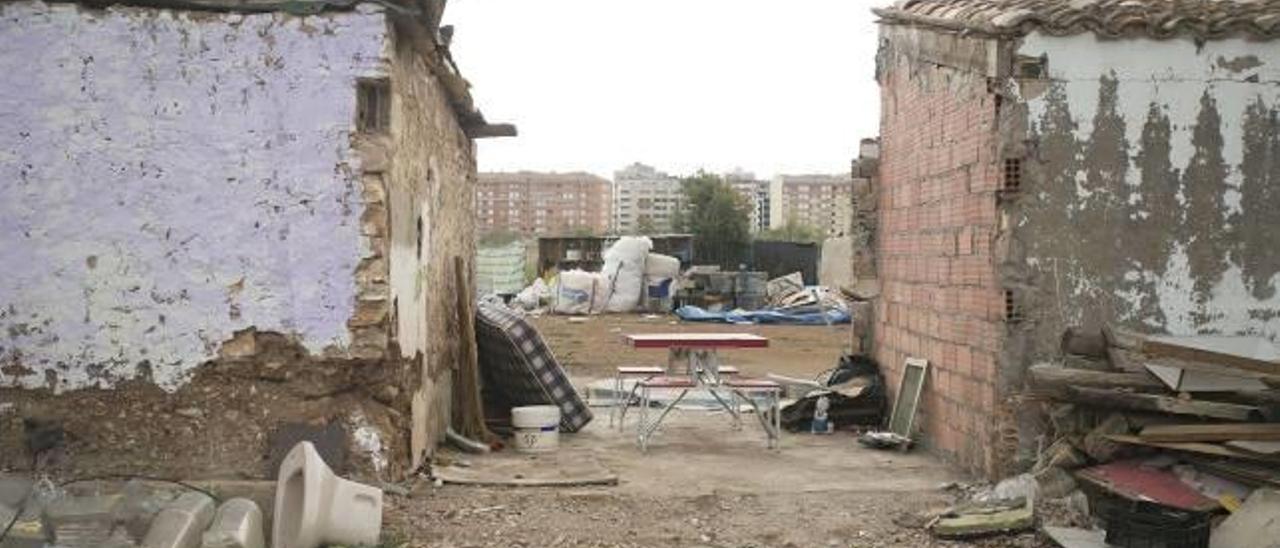 Chabolismo junto al cementerio de Castelló