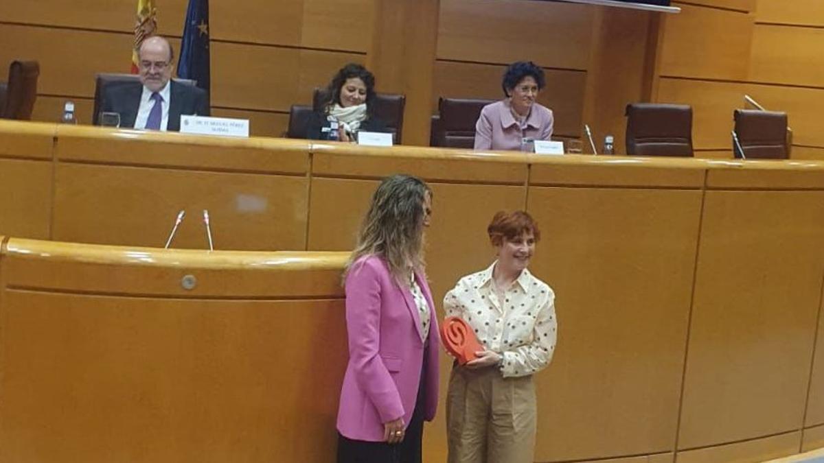 Isabel Álvarez recibe el premio