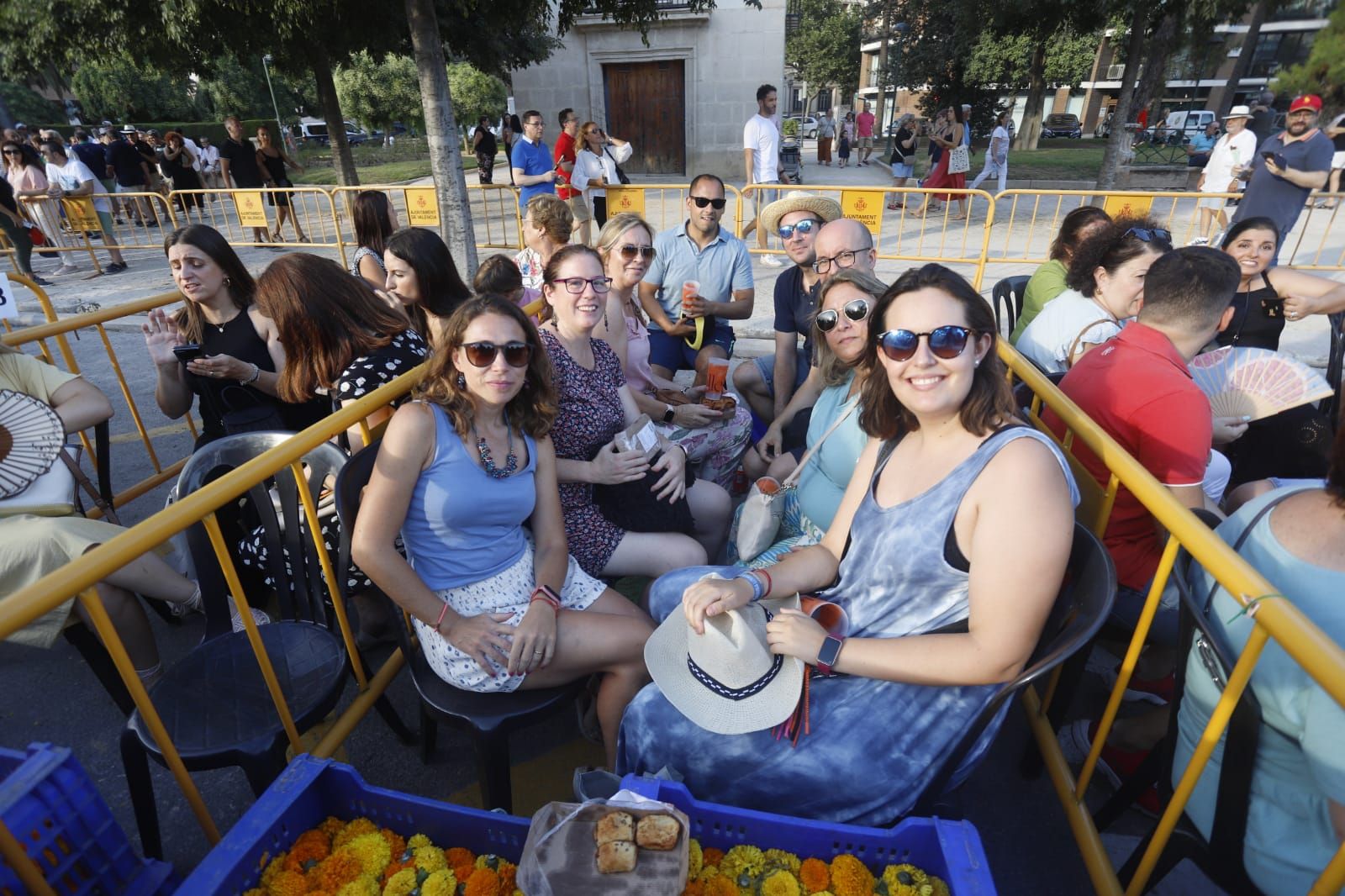 Búscate en los palcos de la Batalla de Flores de València 2022