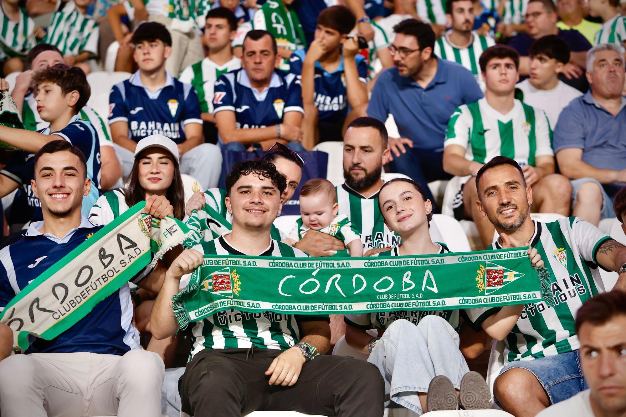 Córdoba CF-Cultural Leonesa | Las imágenes de la afición en El Arcángel