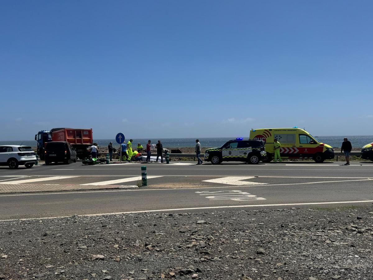 Efectivos de emergencia en el lugar de los hechos.