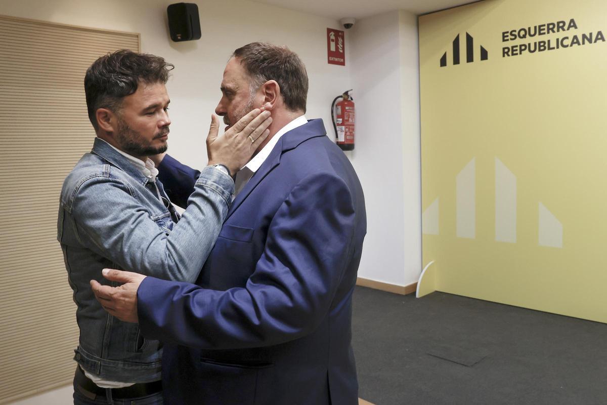 Rufián y Junqueras el día que fue confirmado candidato en las generales de 2023.