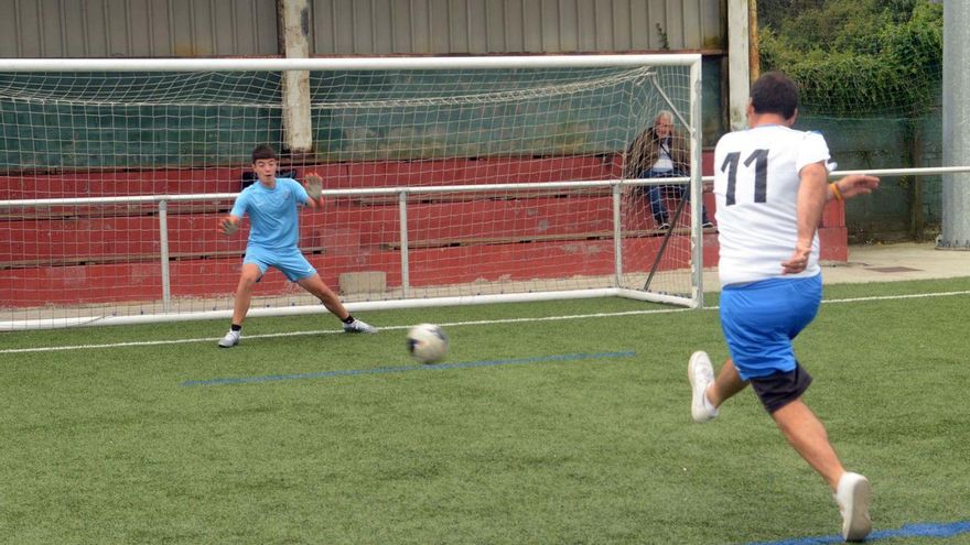 Un momento del entrenamiento realizado en A Pelada.