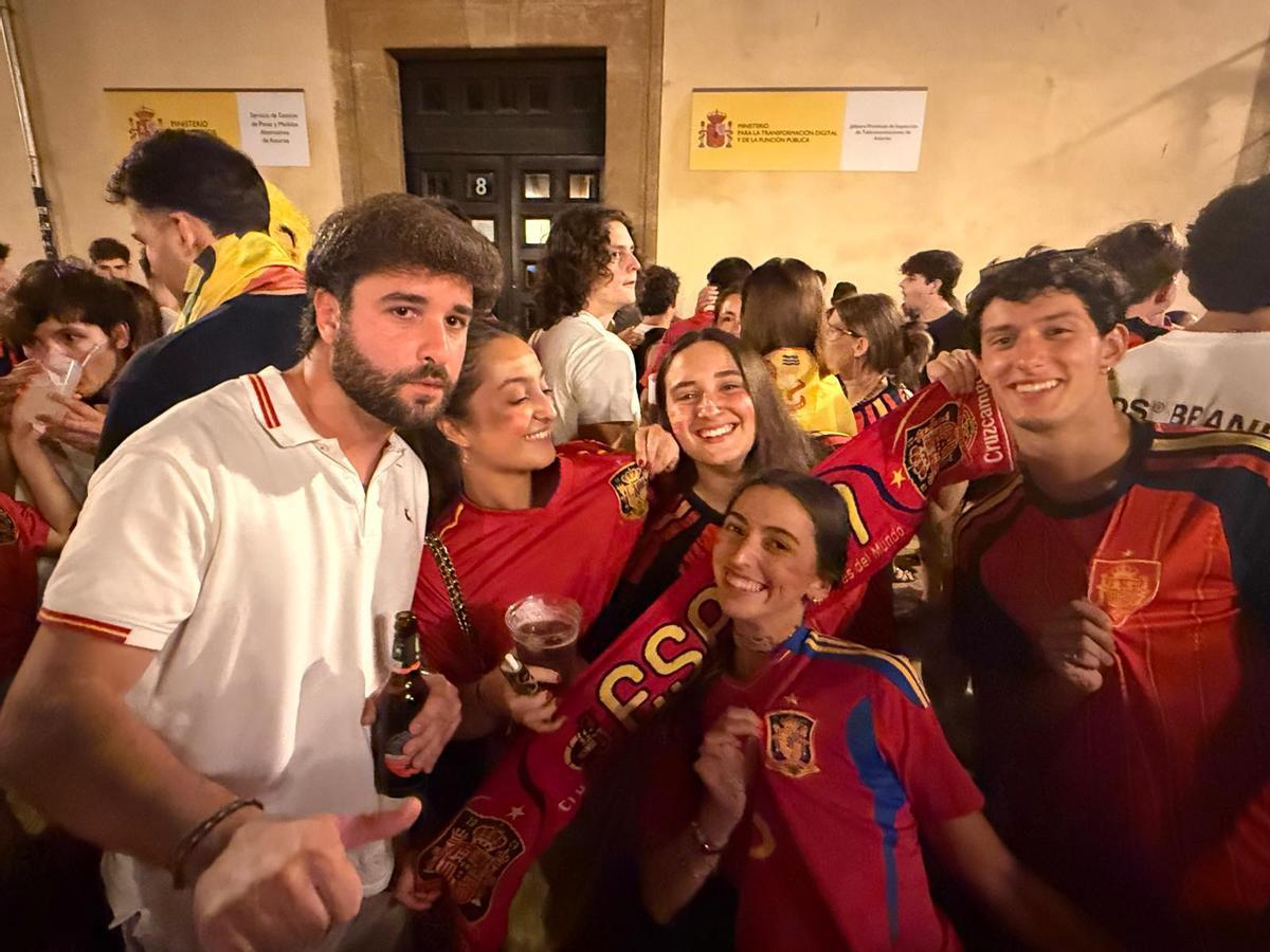 Por la izquierda, Pelayo Rodríguez, Lucía González, Esther Ibanco, Enol Álvarez y Alejandra Serrano.