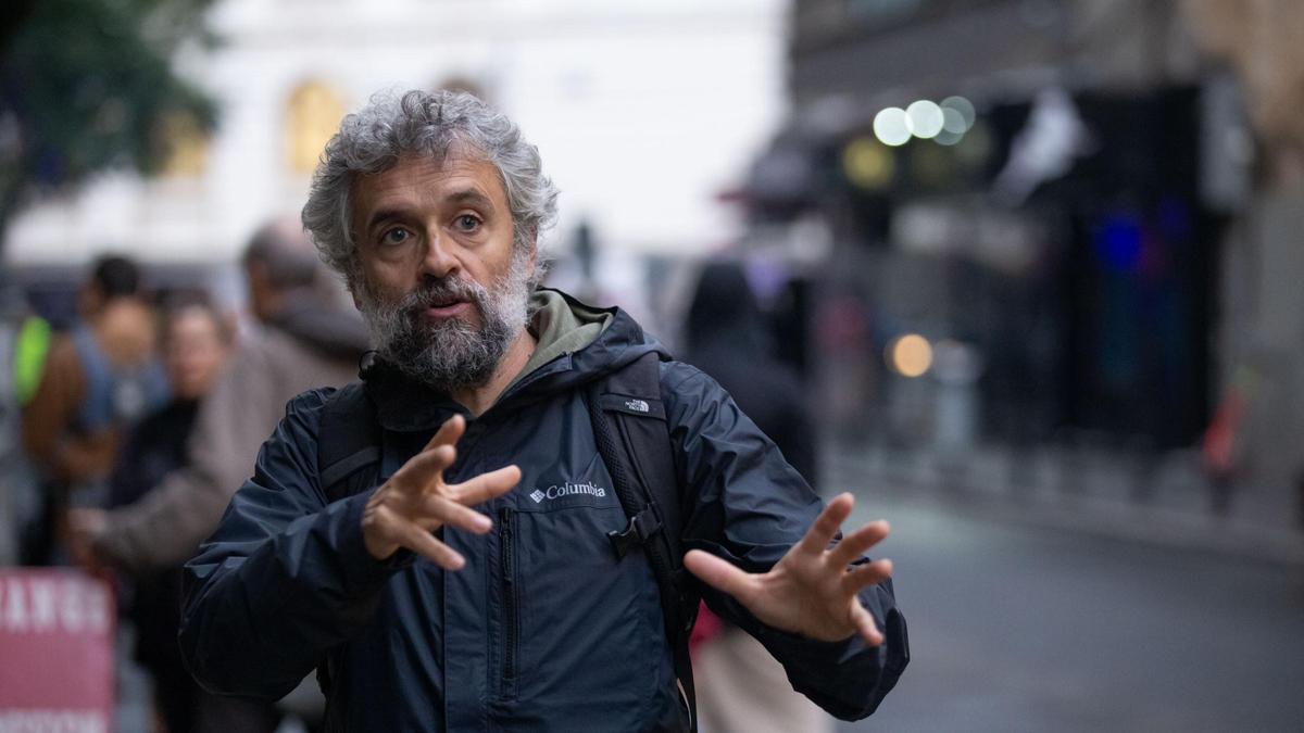 El director de cine Pau Durà, durante el rodaje de &quot;Pájaros&quot;