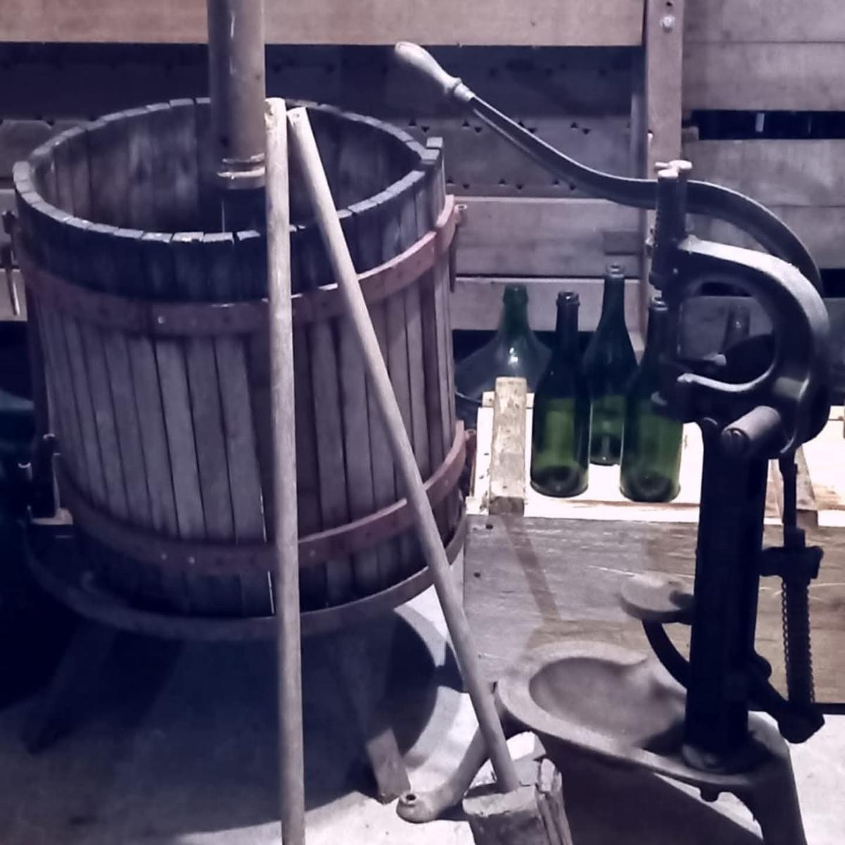 El lagar y la corchadora del Centro Asturiano uruguayo.