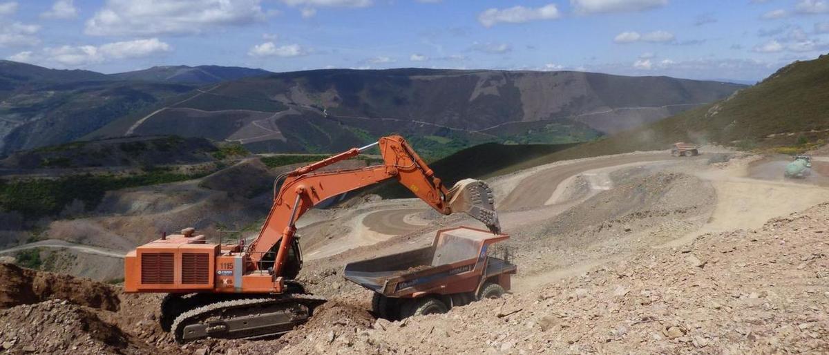 Trabajos en una mina a cielo abierto.