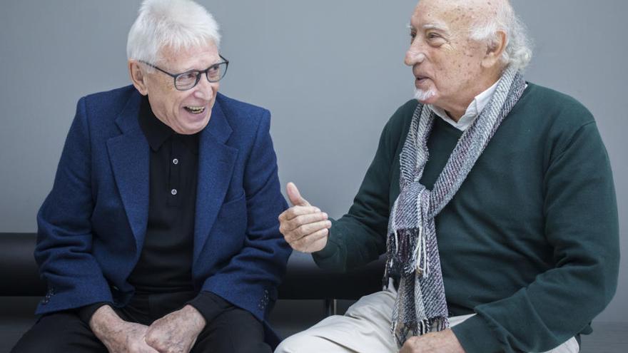 Raimon y Manuel Vicent, ayer en la Fundación Bancaja, antes de hablar sobre su amigo Andreu Alfaro .