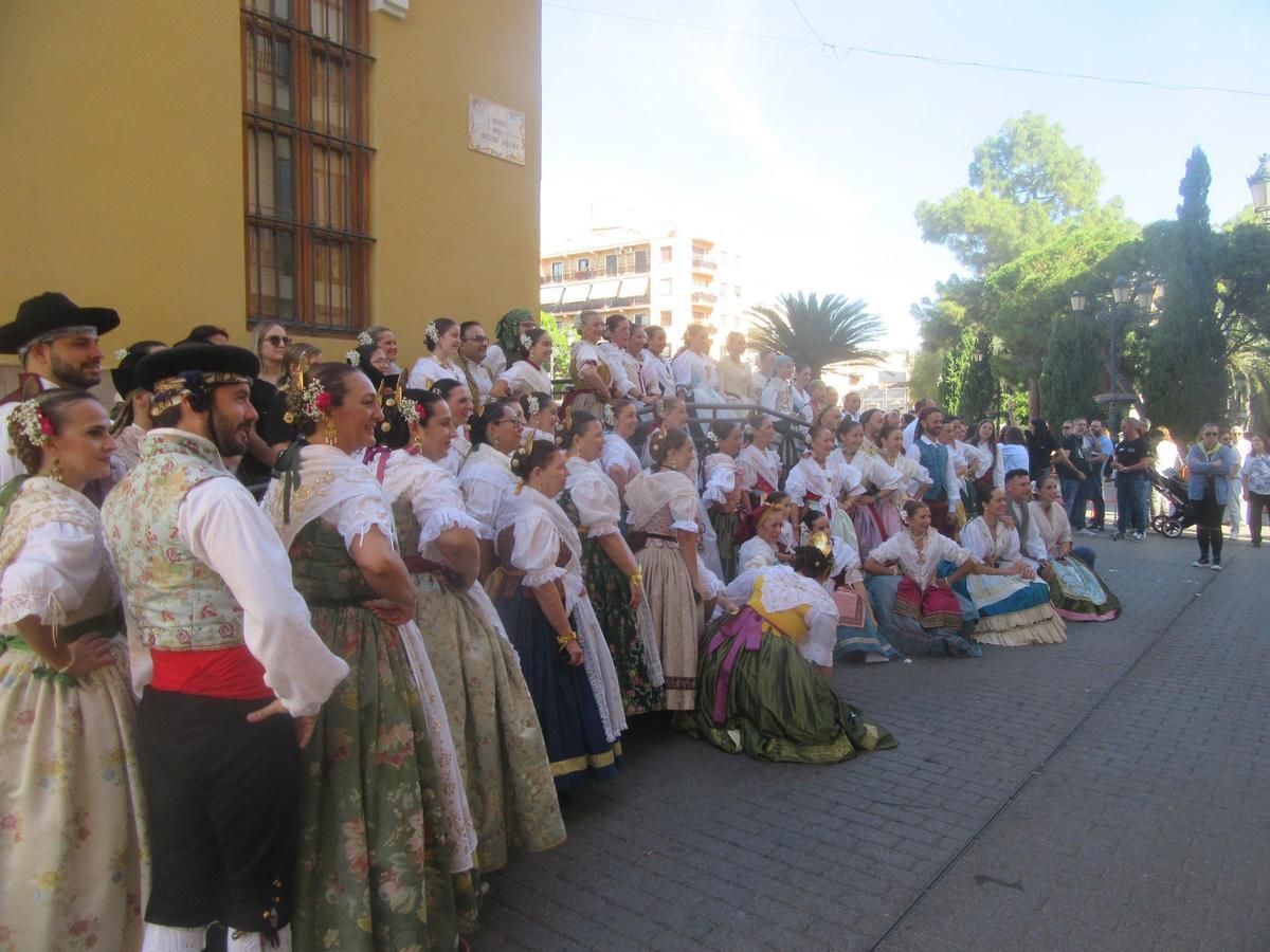 Participantes en la II Dansà Solidària Ciutat de Burjassot.