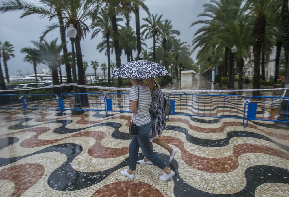 La gota fría causa inundaciones en la ciudad de Alicante