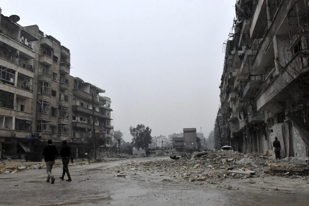 Daños causados por los bombardeos en la ciudad ...