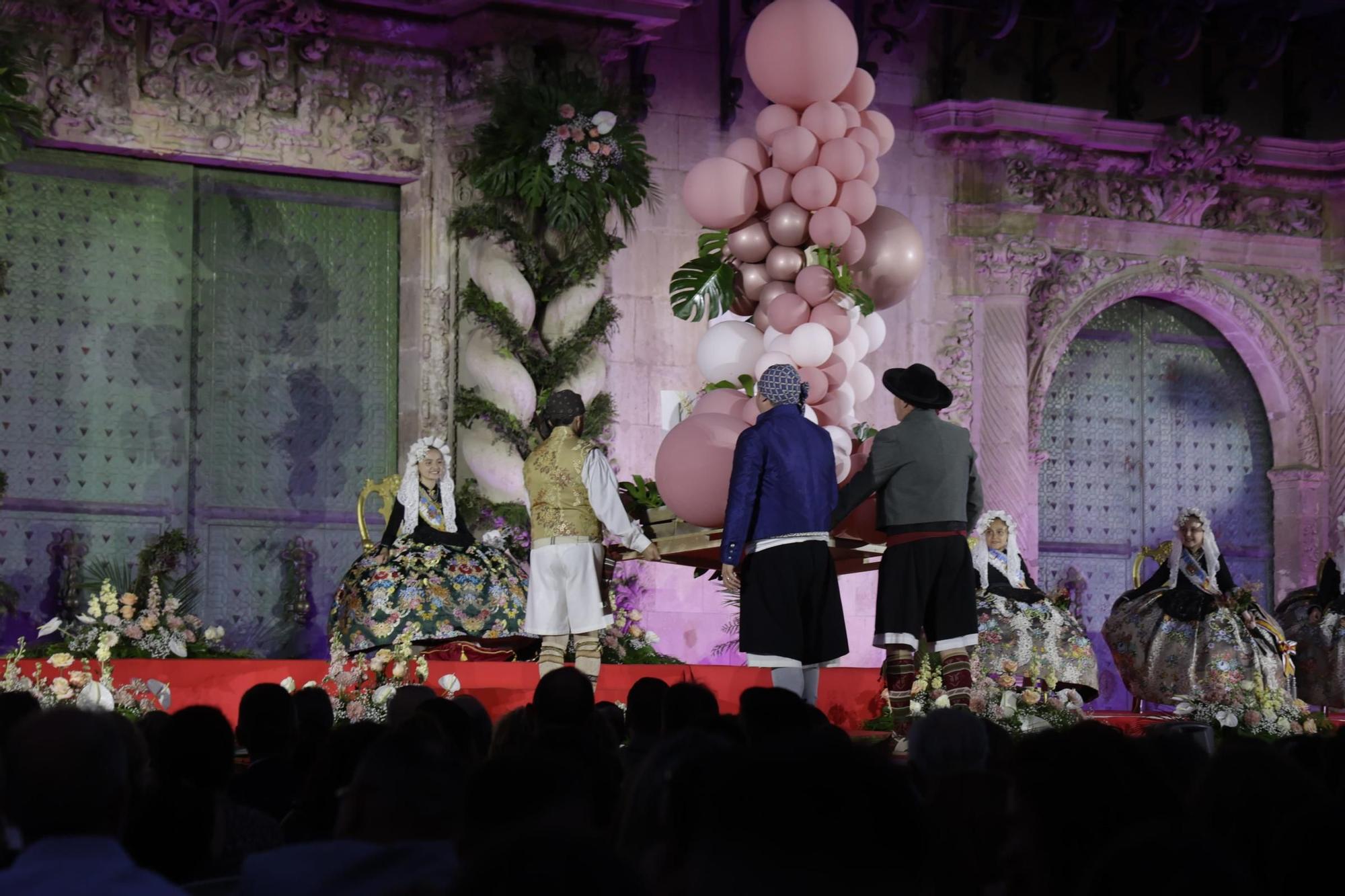 Las Hogueras de Alicante proclaman a su Bellea del Foc infantil 2025 y a sus damas