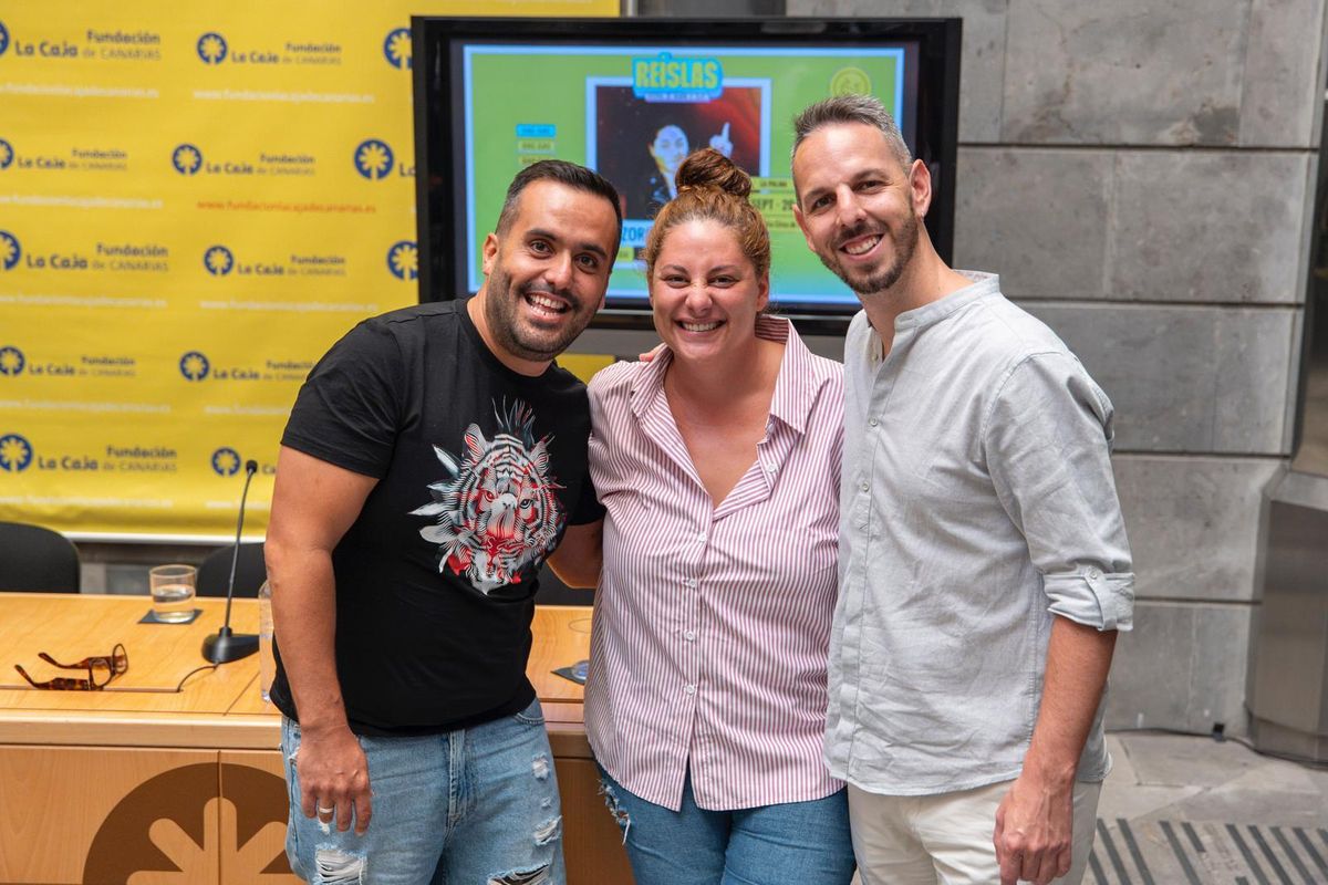 De izqda a dcha, los humoristas Kike Pérez, Omayra Cazorla y David Cepo