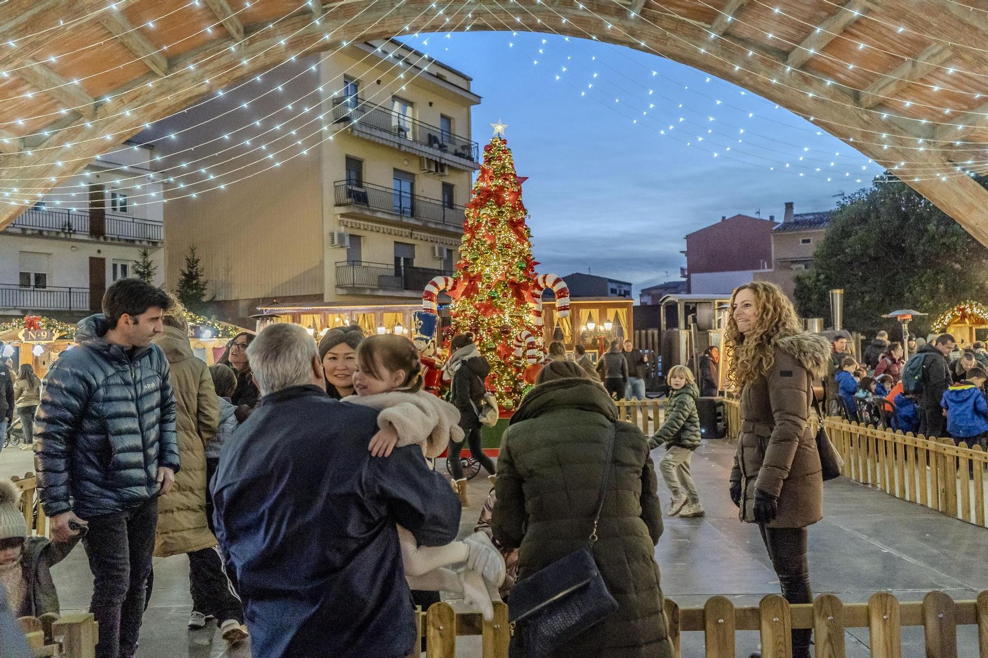 Sant Fruitós obre la pista de gel i el Mercat de Nadal