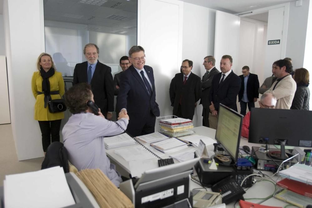 El president de la Generalitat, Ximo Puig, inaugura la nueva sede de Caixa Ontinyent