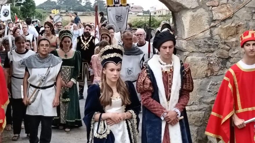 Pimiango celebra el paso de Carlos V por el concejo: así fue la espectacular recreación de esta cita histórica