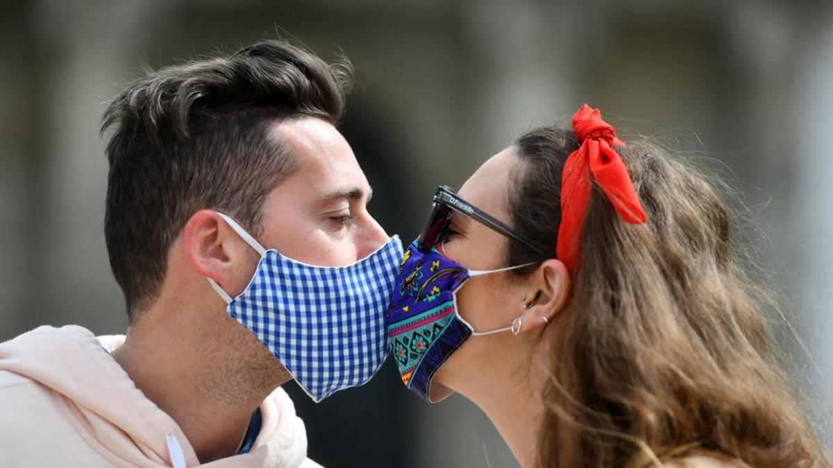Las parejas con vínculo emocional o matrimonial que vivan por separado podran reunirse-