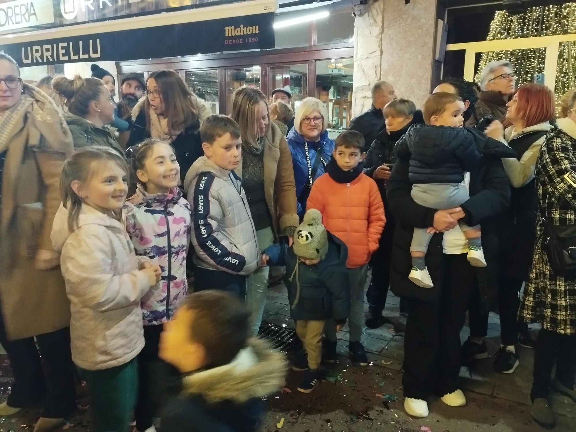 El divertido encendido del alumbrado navideño en Llanera, en imágenes