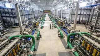 La factura eléctrica anual de desalar agua del mar en Torrevieja: 40,7 millones