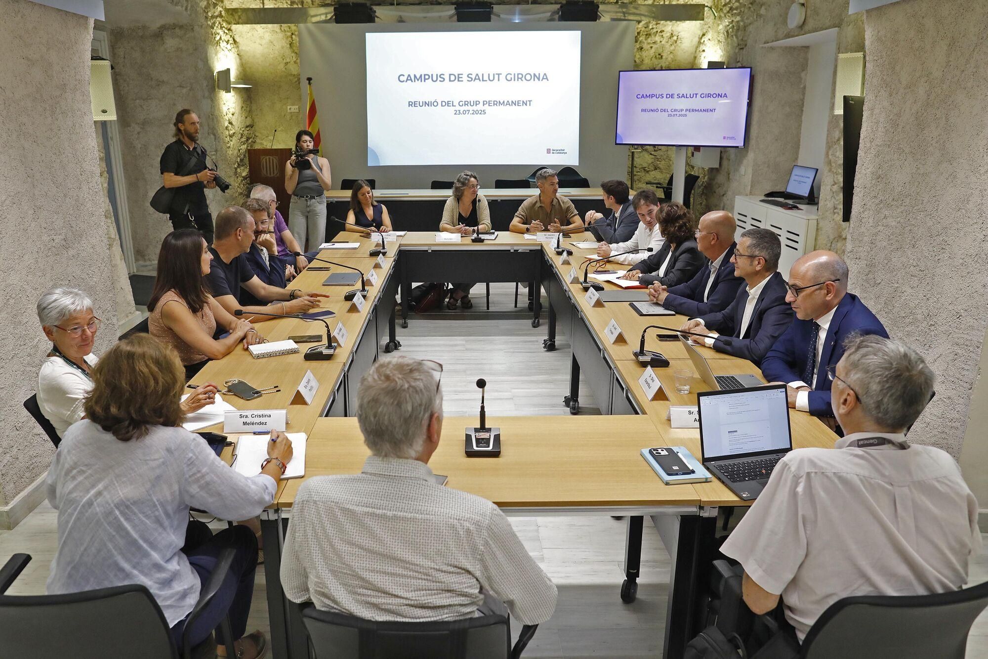 Girona. Seu Generalitat. Constitucio del Grup Permanent del Campus de Salut de la Regio Sanitaria Girona.