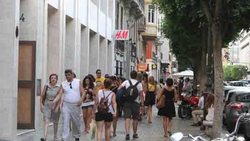 Ayuntamiento, hosteleros y comerciantes se alían contra la libertad de horarios
