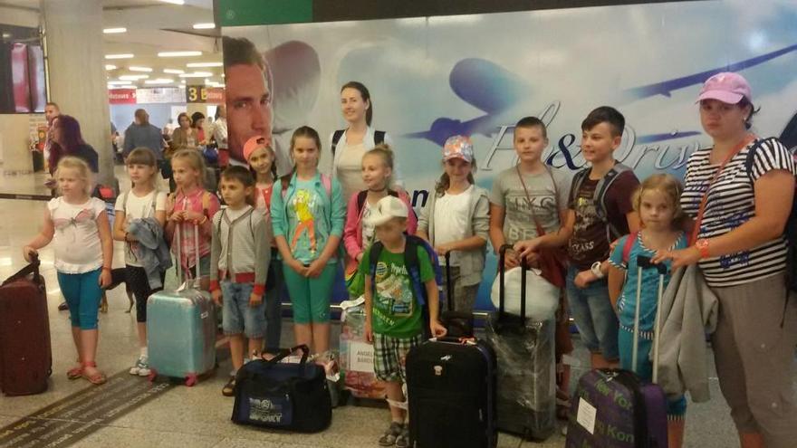 Los niños rusos a su llegada a Son Sant Joan.