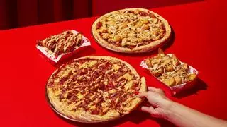 Telepizza marca el primer gol de la Eurocopa con dos nuevas pizzas con triple de pollo, triple de bacon y coronadas con salsa Heinz